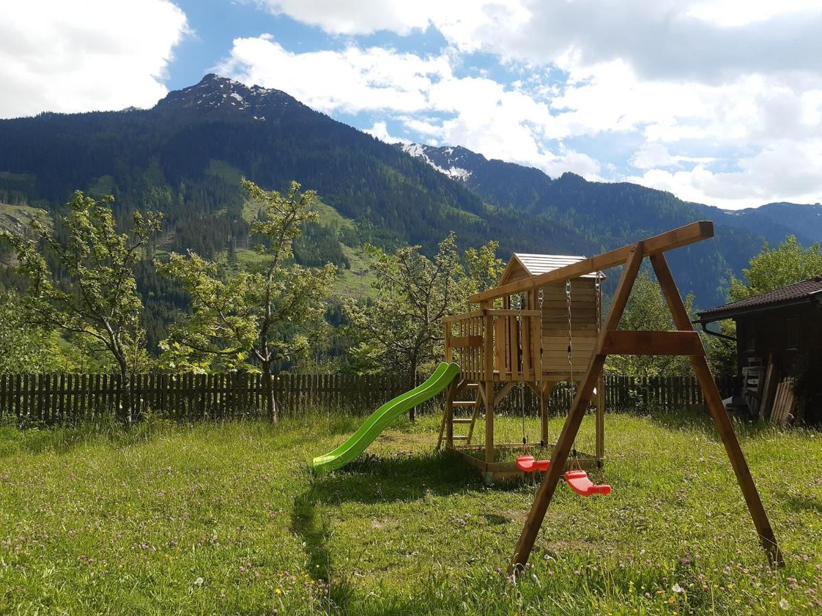 - Schmirnerhof Apartmán