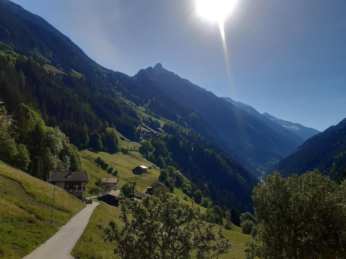 - Schmirnerhof Apartmán *